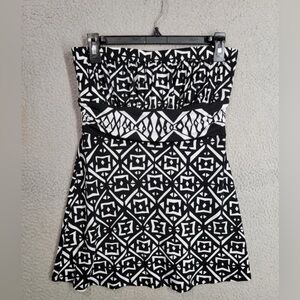 White House Black Market Geometric Strapless Dress